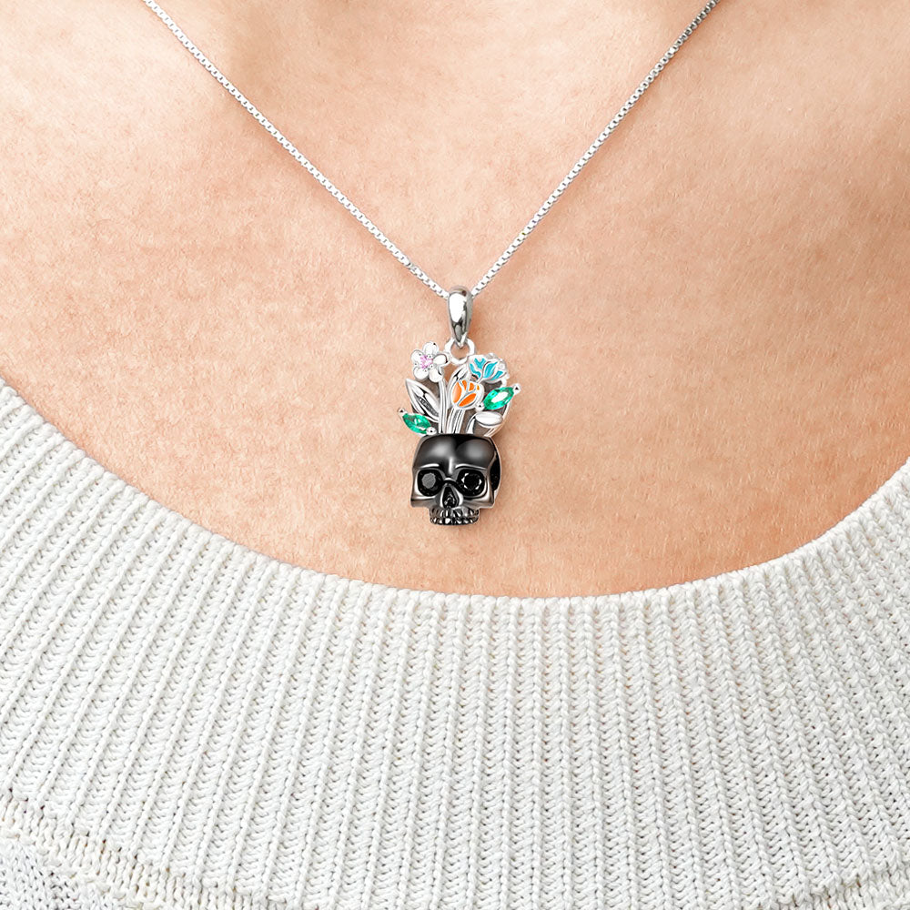 Gnoce Vase Skull Necklace_5