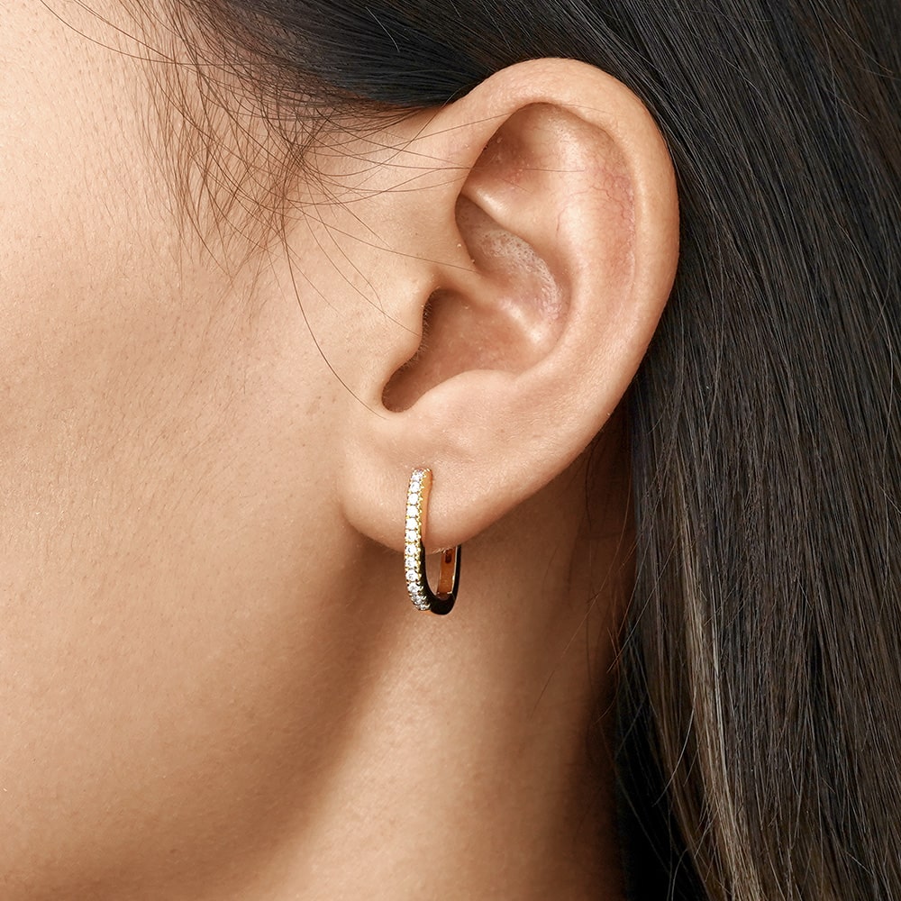 Gnoce Pave Huggie Stud Earrings_5