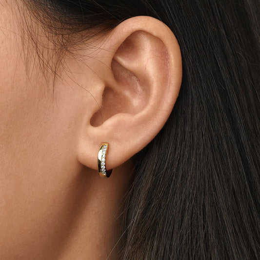 Gnoce Diamond Hug Hoop Earrings_7