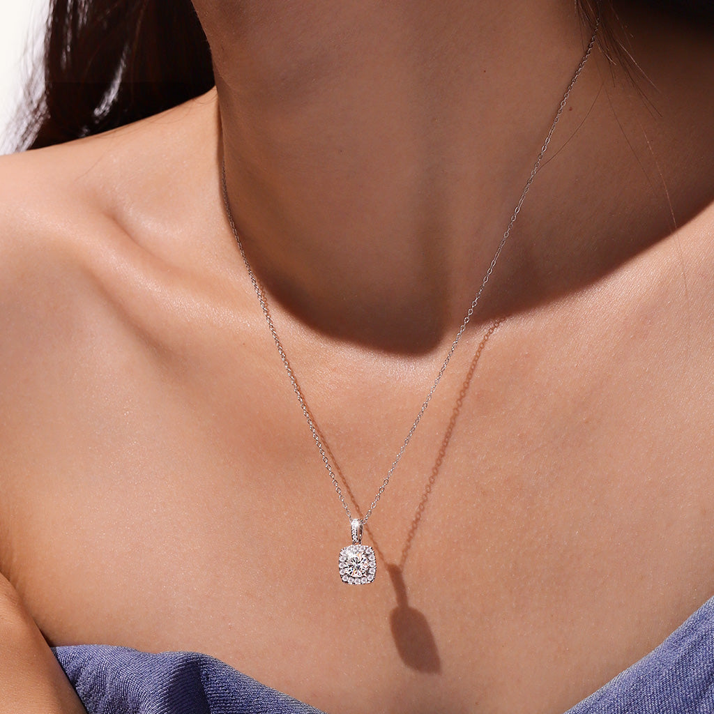 Gnoce Classic Cushion Halo 925S & VVS Moissanite Necklace_7