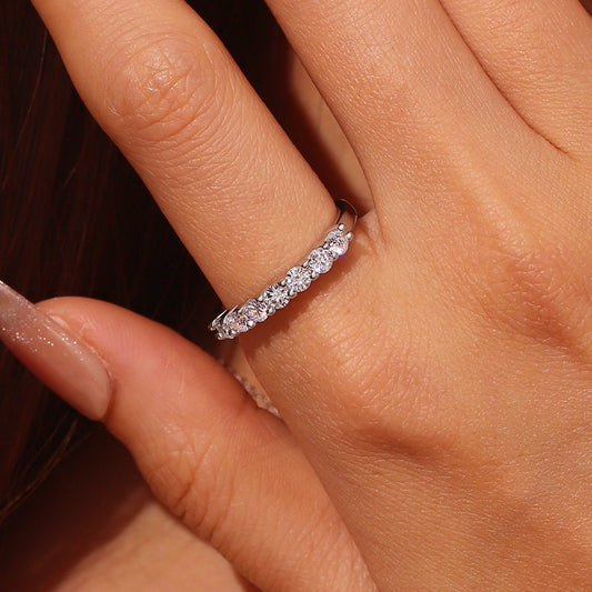 Gnoce Shiny 0.7 Ct Multiple VVS Moissanite Band Ring_6