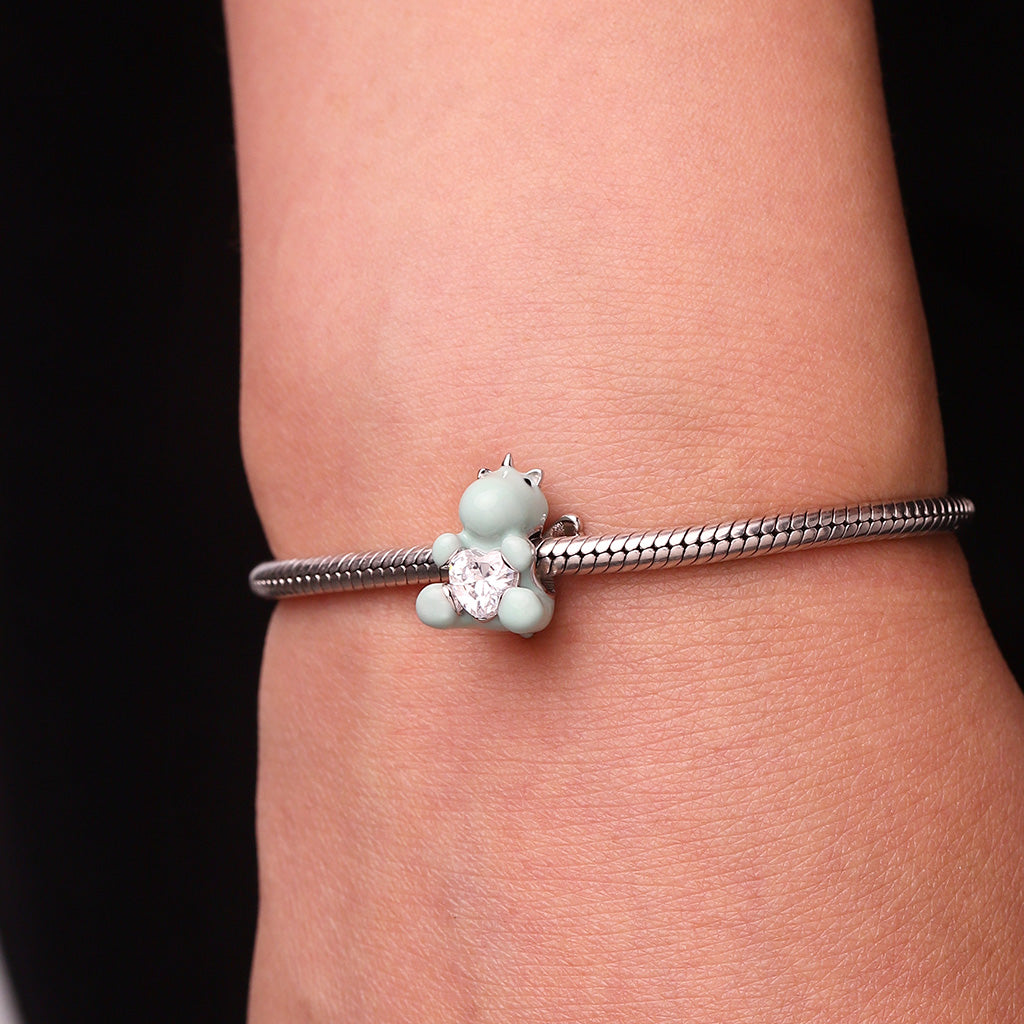 Gnoce Glow-in-the-Dark Unicorn Embraces Love Charm_7