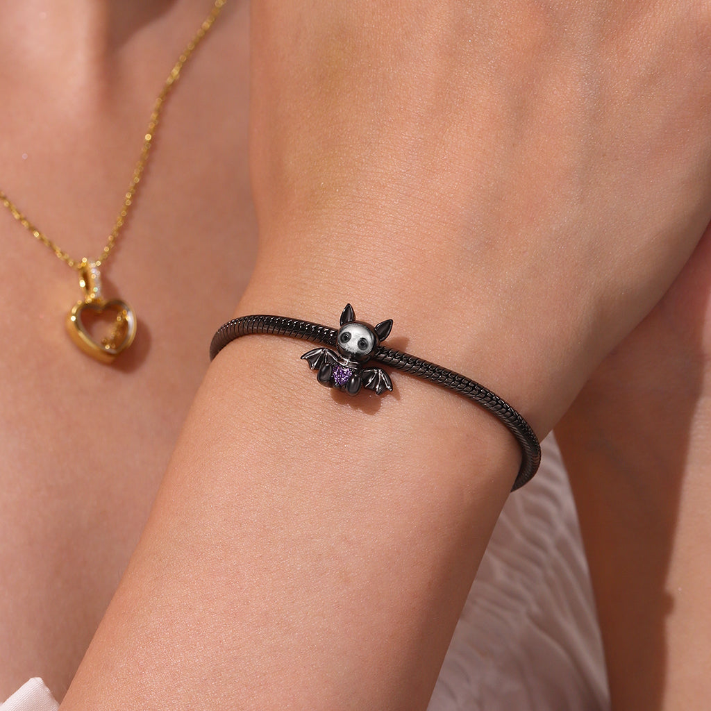 Gnoce Halloween Skull Bat Embrace Heart Charm_5