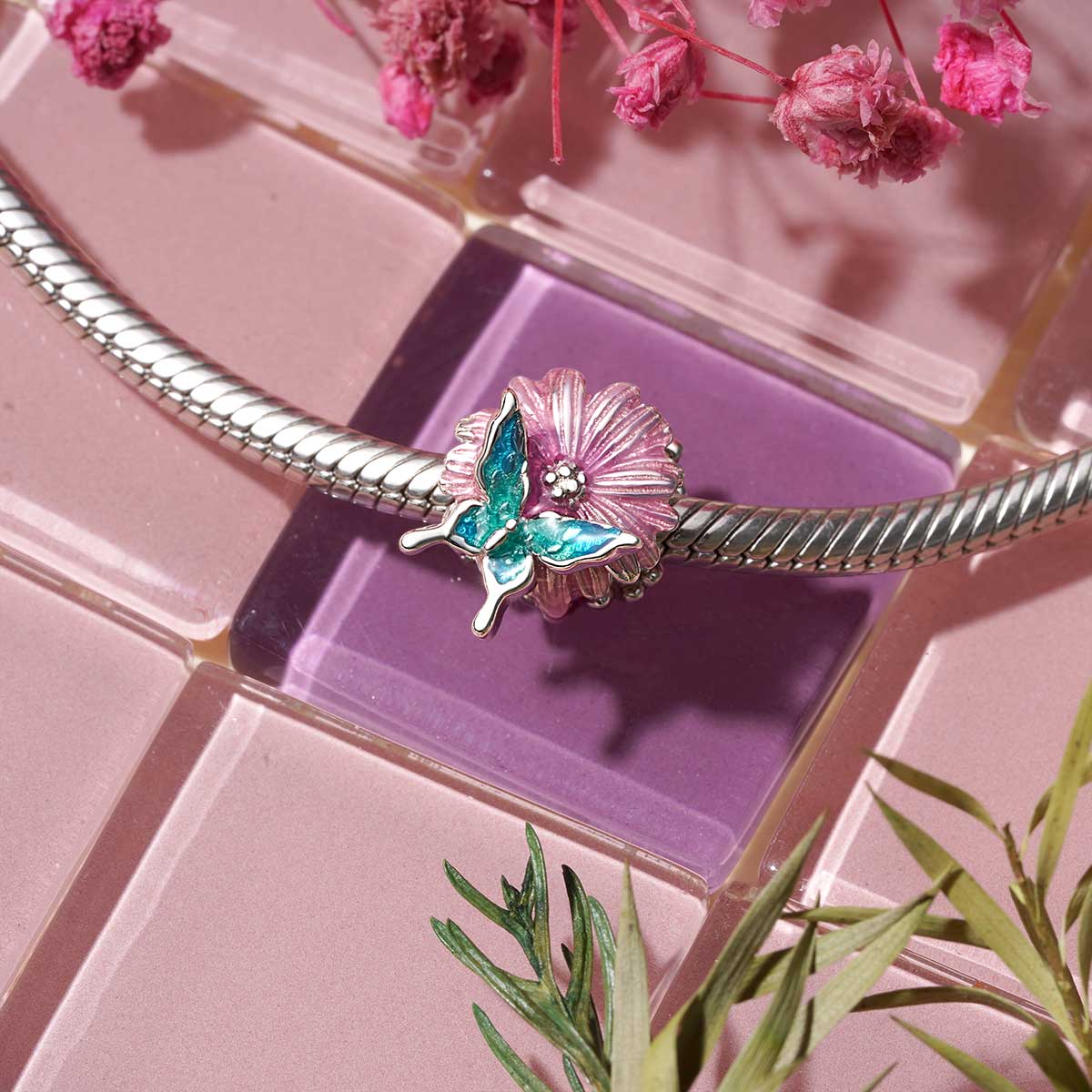 Gnoce Butterfly Loves Daisy Flower Charm_2