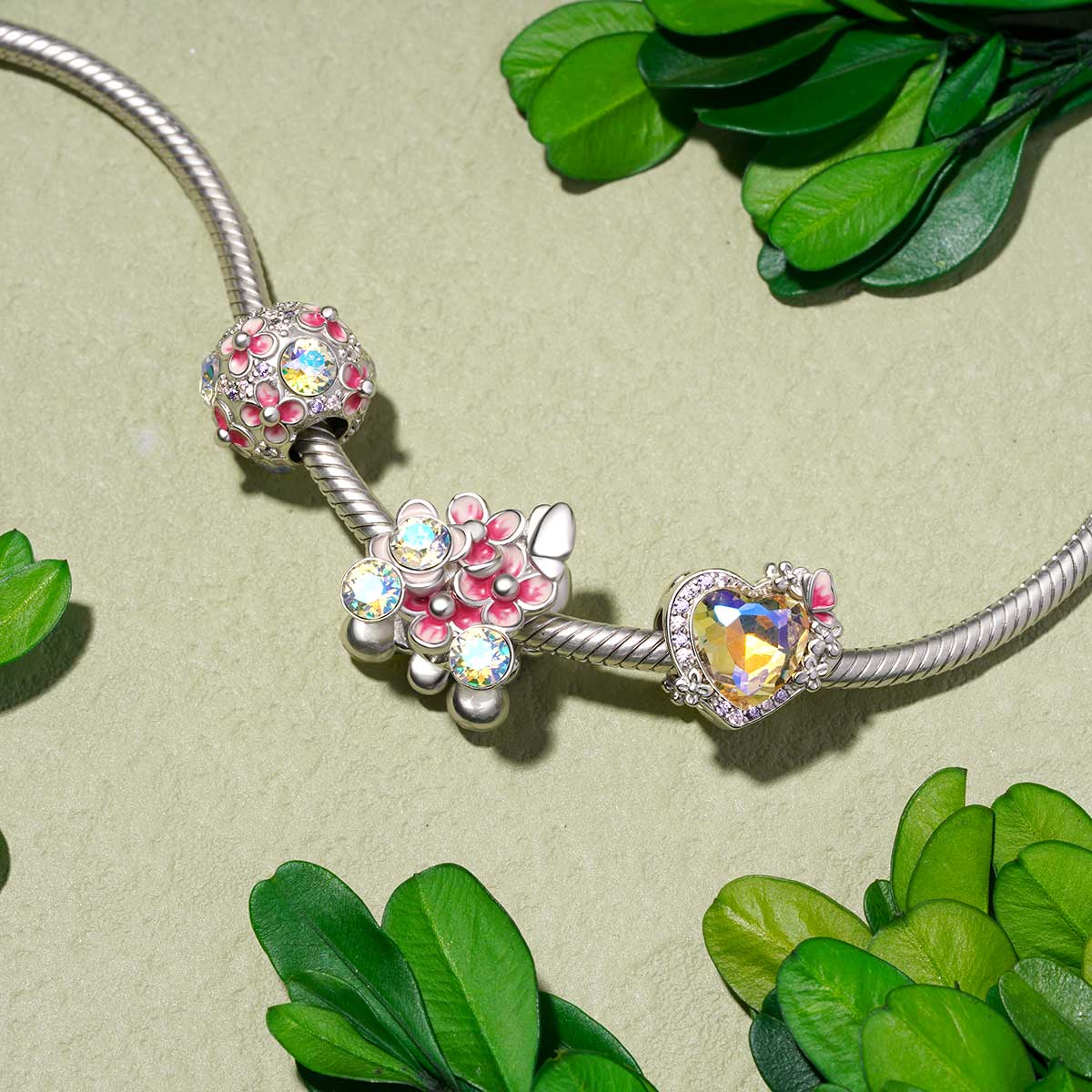 Gnoce Sparkling Hydrangea Heart Charm_3