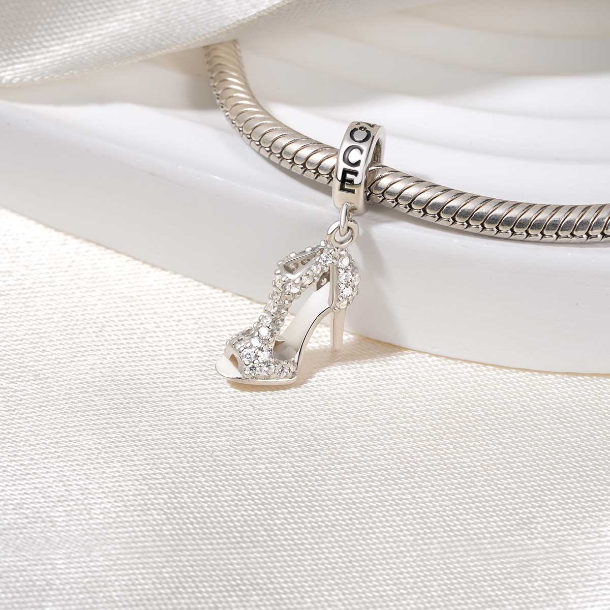 Gnoce Sparkling High Heel Pendant Dangle Charm_3