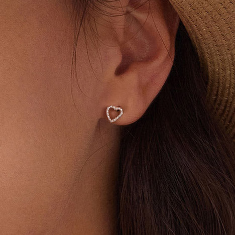 Gnoce Mini Heart Stud Earrings_5