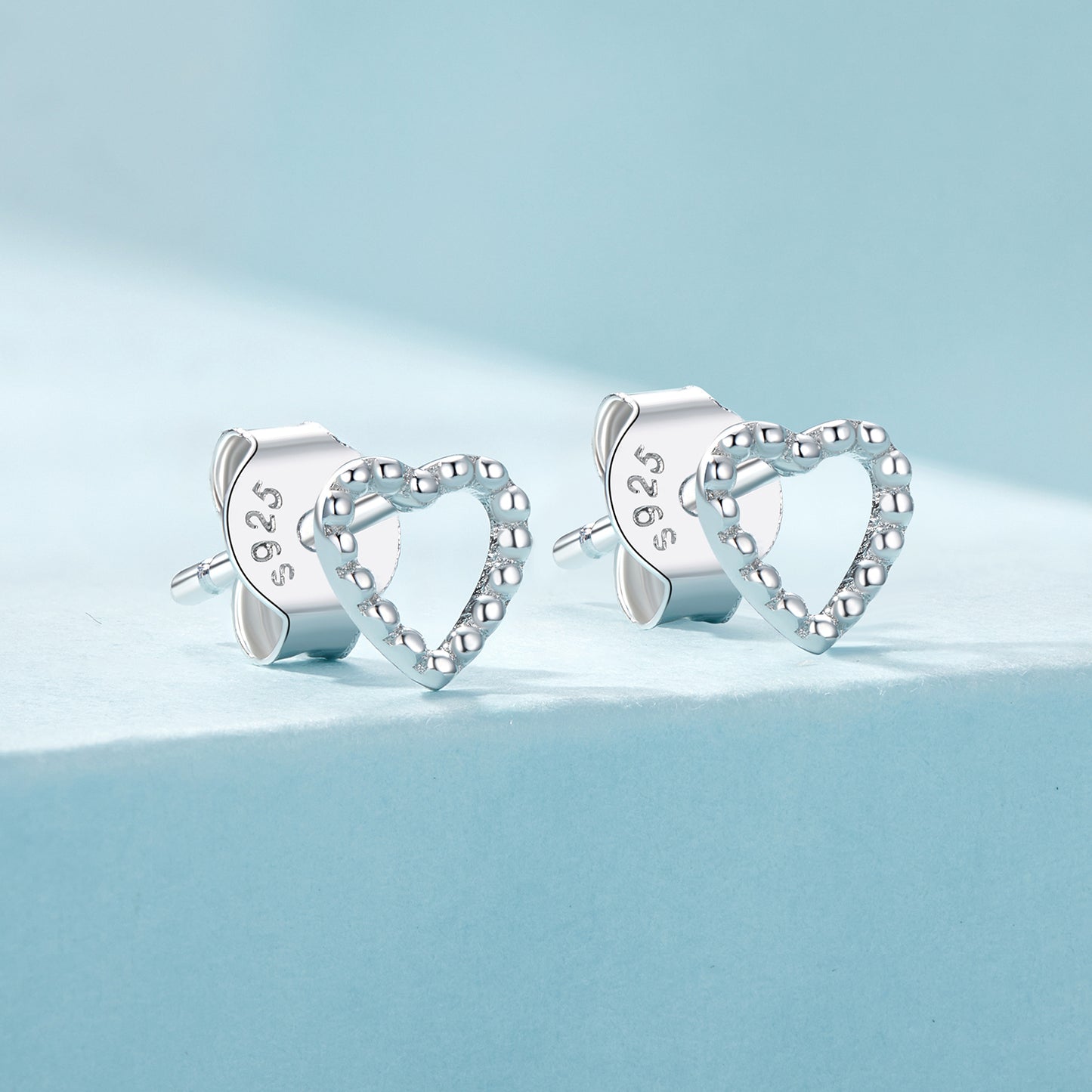 Gnoce Mini Heart Stud Earrings_2