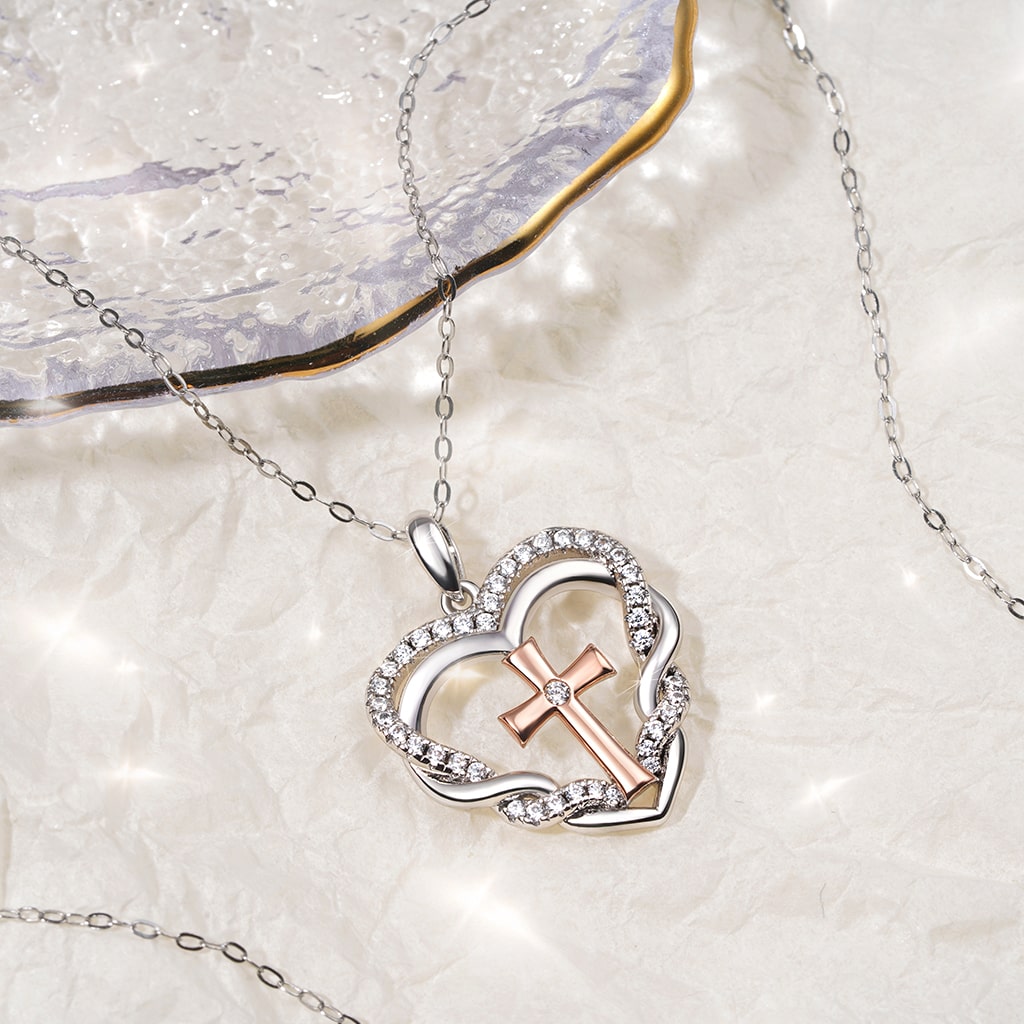 Gnoce Elegant Cross Heart Necklace_3