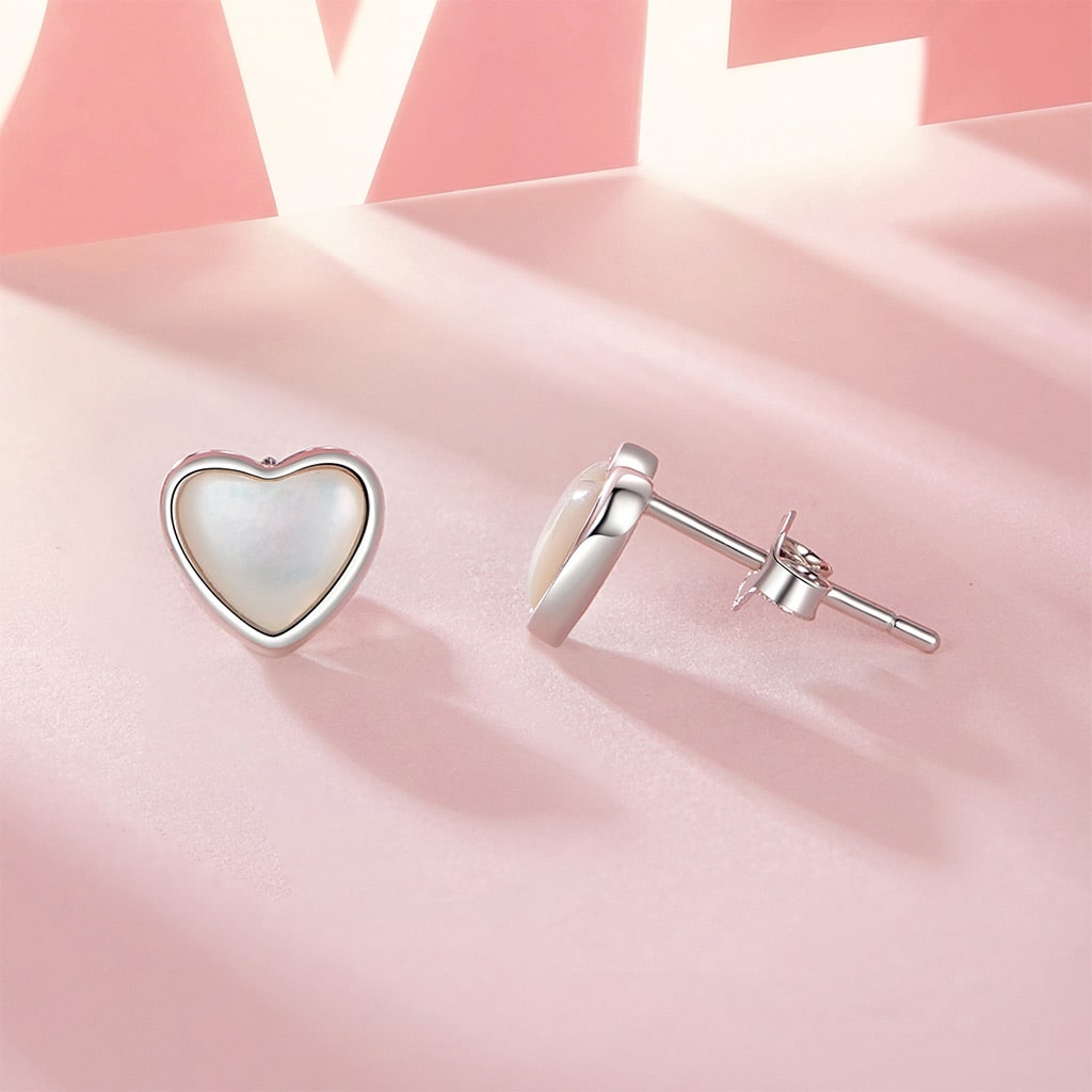 Gnoce Heart White Shell Stud Earrings_3