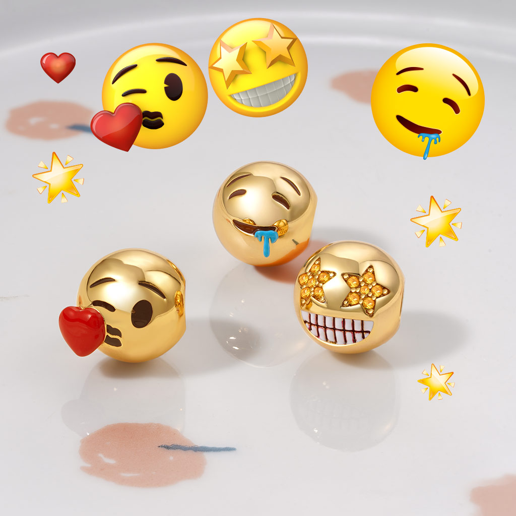 Gnoce emoji Face Blowing Kiss Charm_2