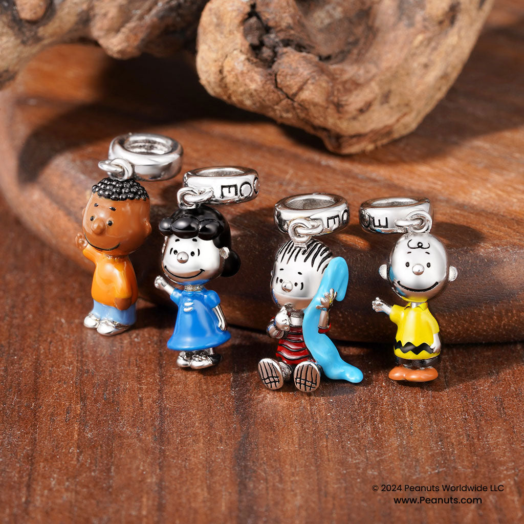 Gnoce Peanuts Linus Sitting with Blanket Pendant Dangle Charm_4