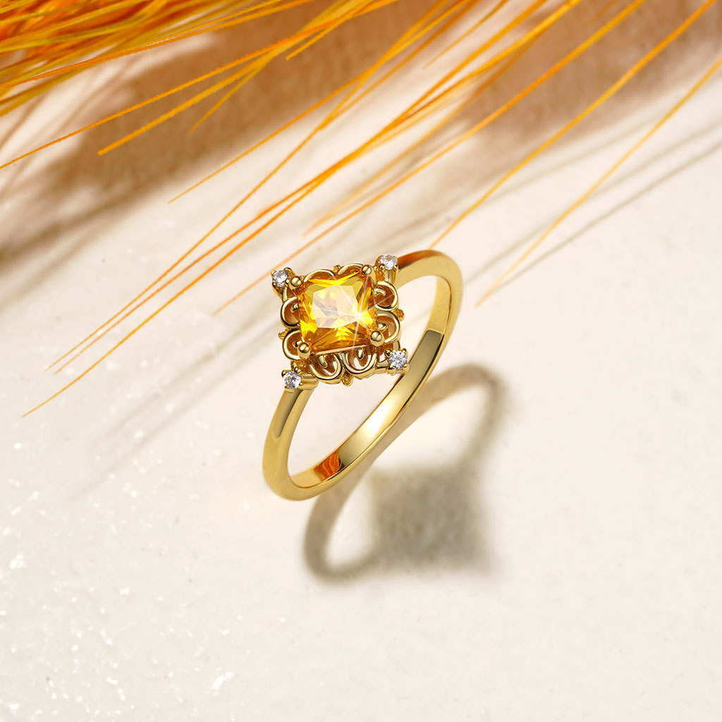 Gnoce Yellow Square Cut Patterned Base Solitaire Rings_3