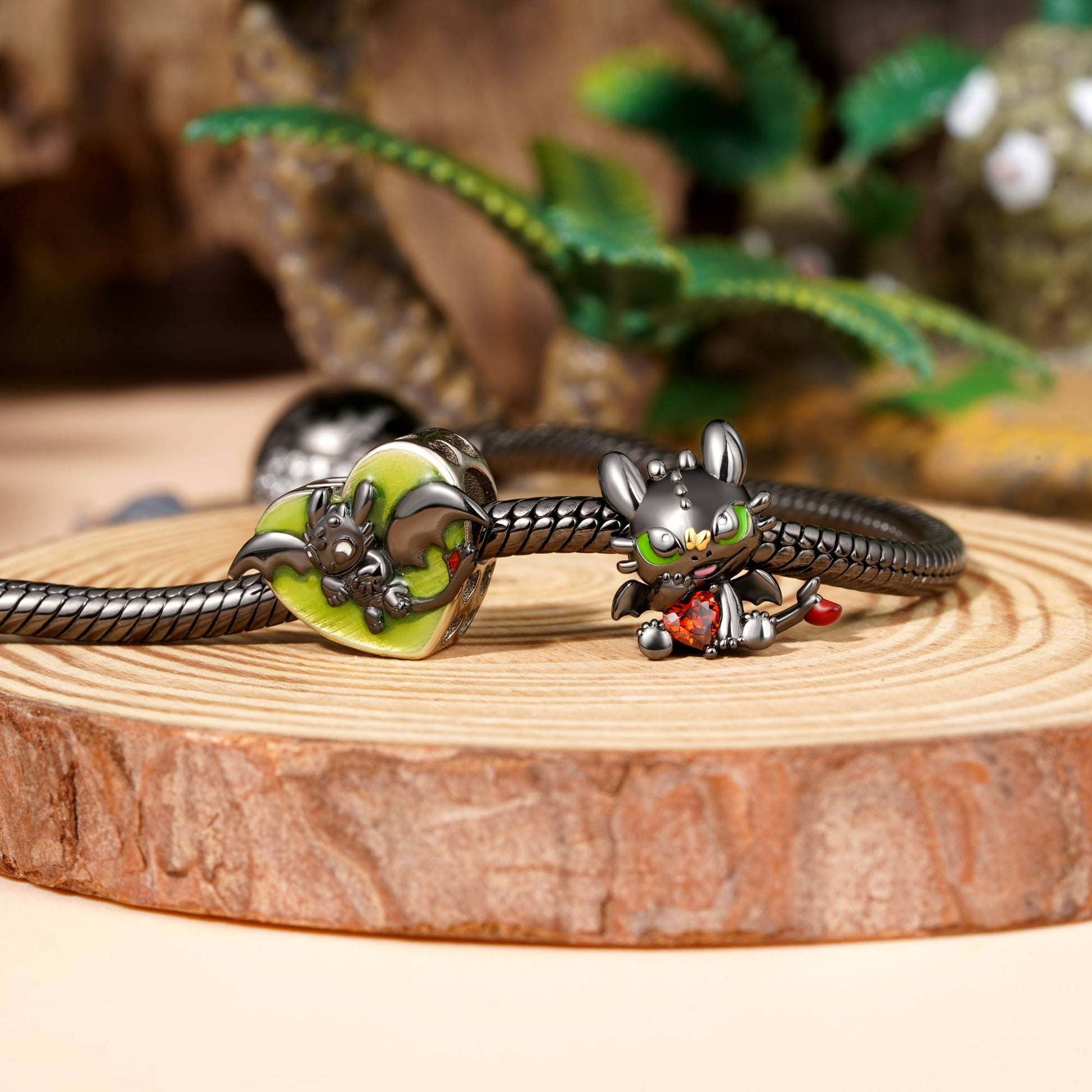 Gnoce Toothless Heart Birthstone Glow-in-the-Dark Charm_5