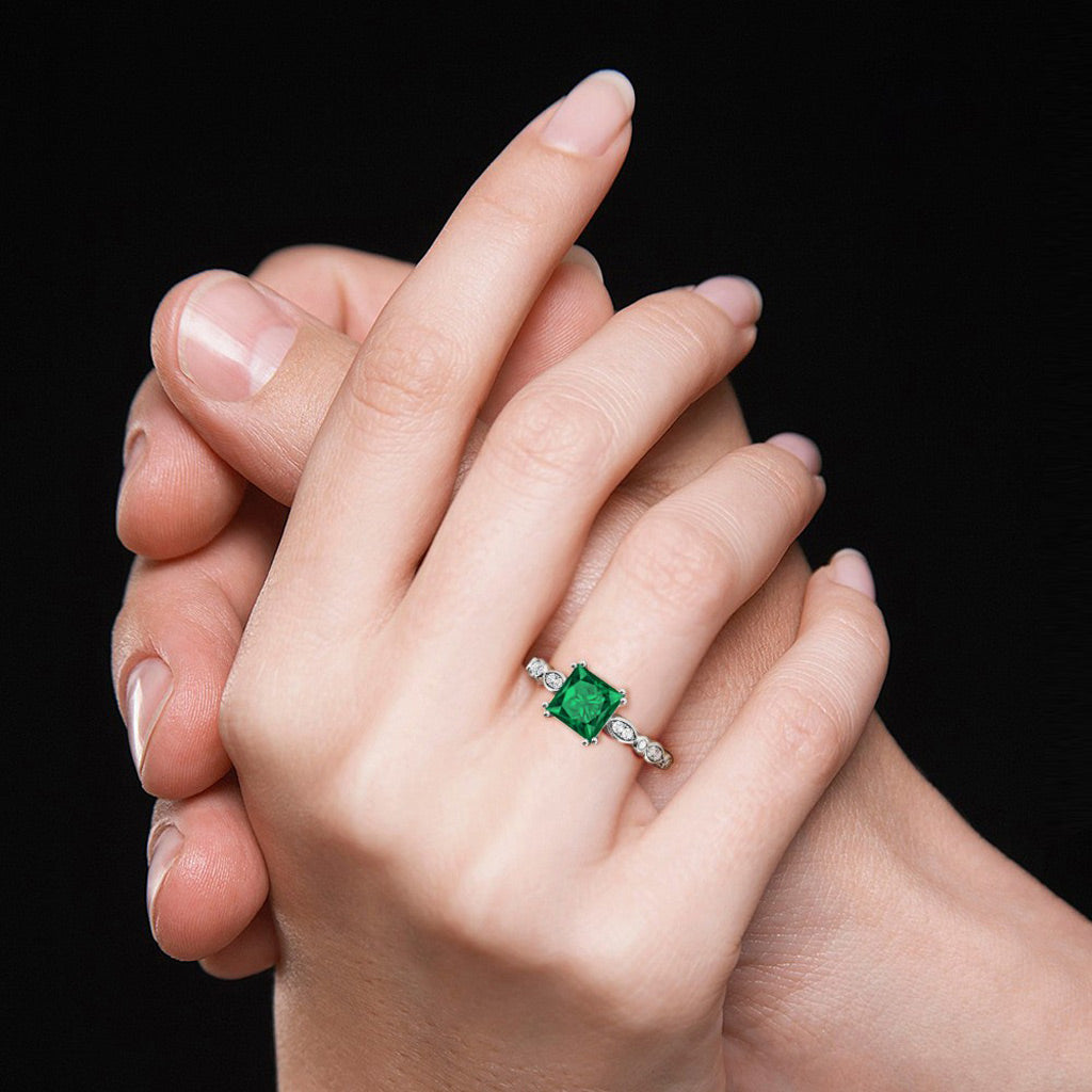 Gnoce Vintage Princess Cut Emerald Engagement Ring_7