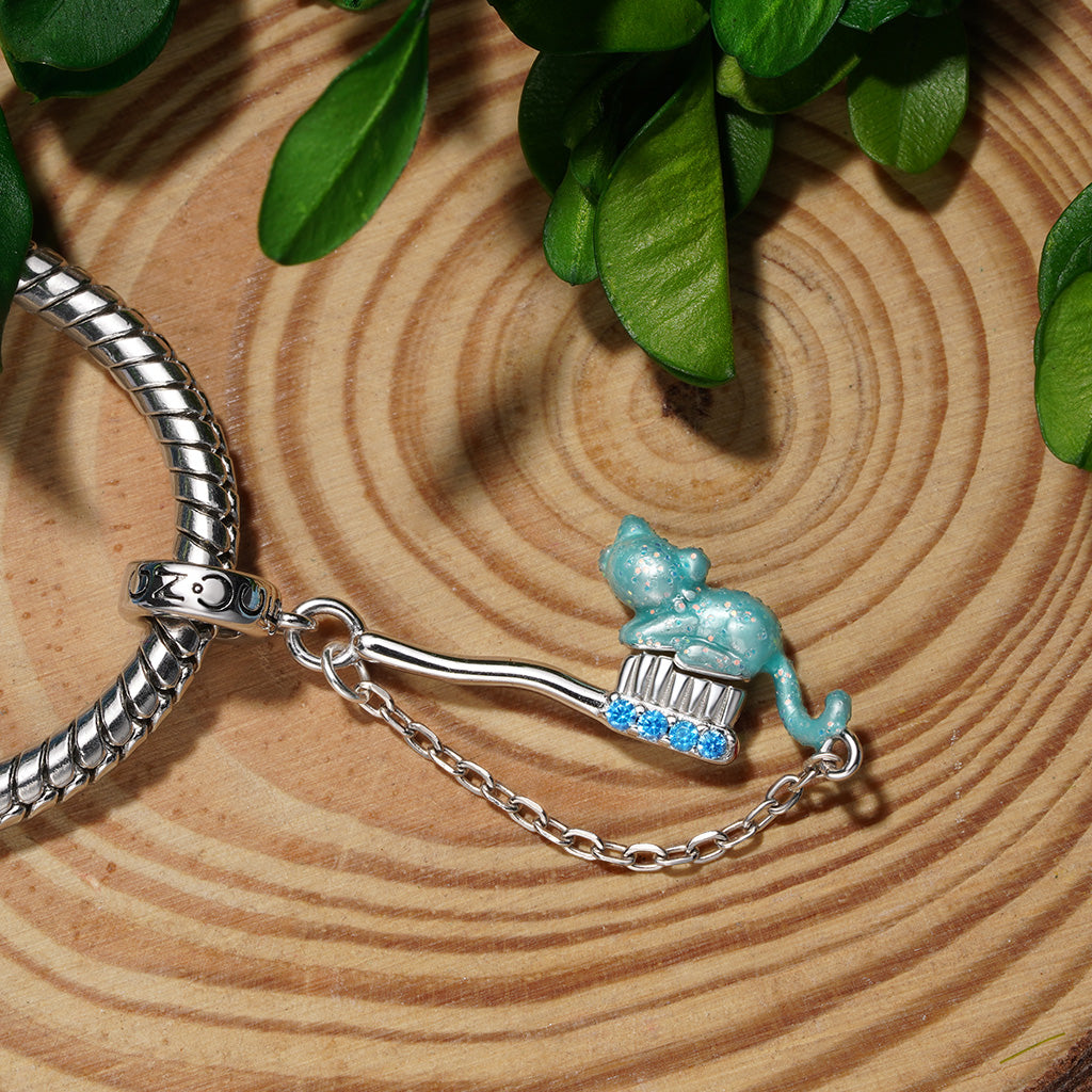 Gnoce Cute Glow-in-the-Dark Cat Toothpaste Toothbrush Pendant Dangle Charm_4