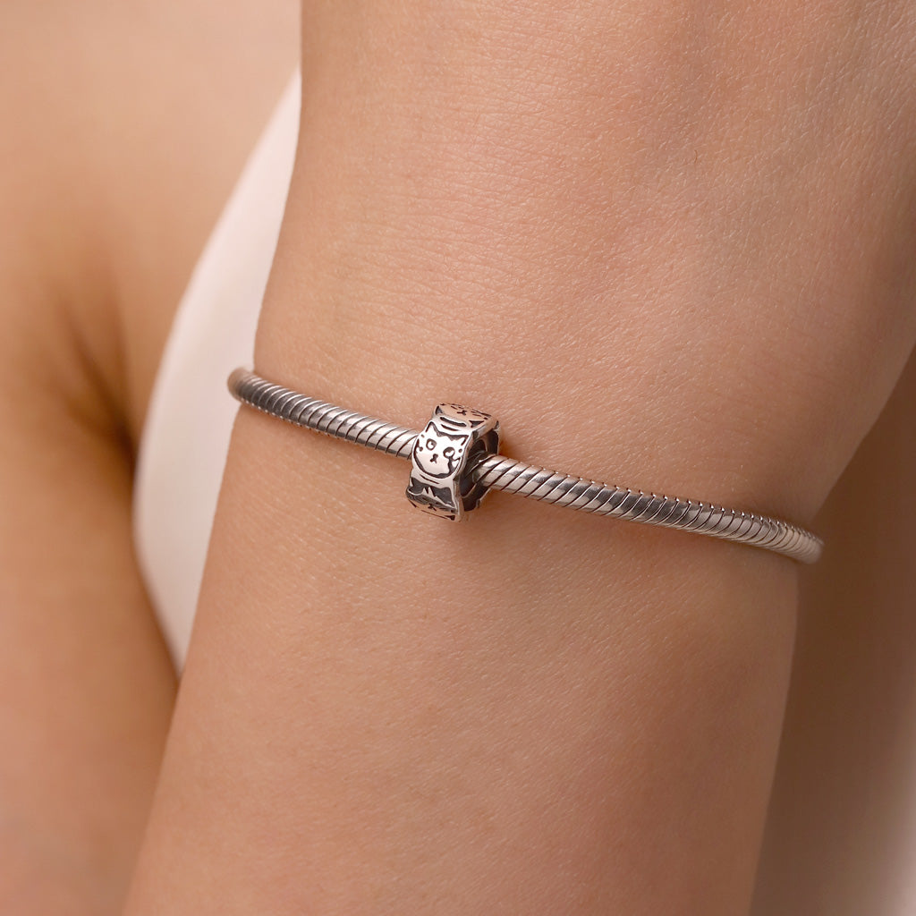 Gnoce Black Graffiti Expression Cat Stopper Charm_4