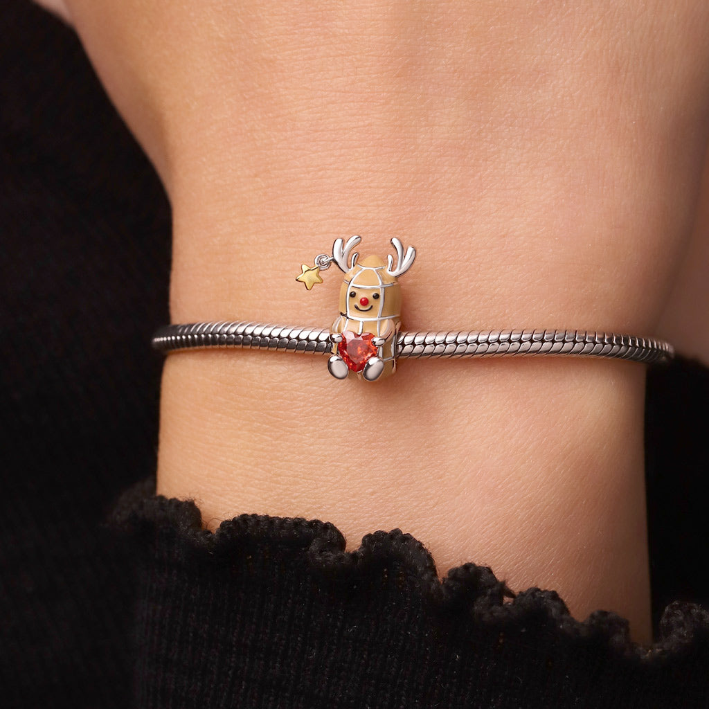 Gnoce Peanut Reindeer Embraces Heart Charm_7