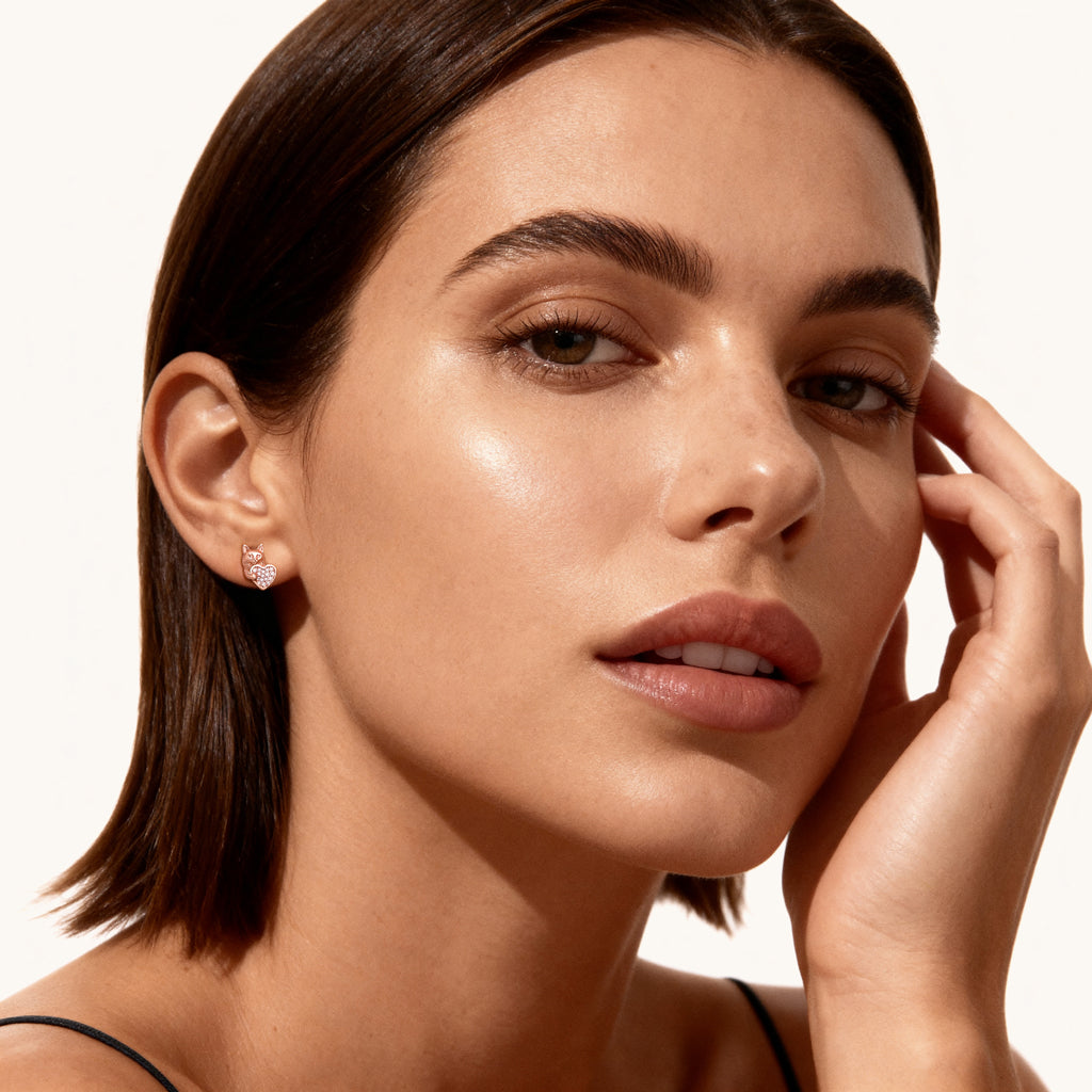 Gnoce Maine Coon Cat Embrace Heart Love Stud Earrings_3