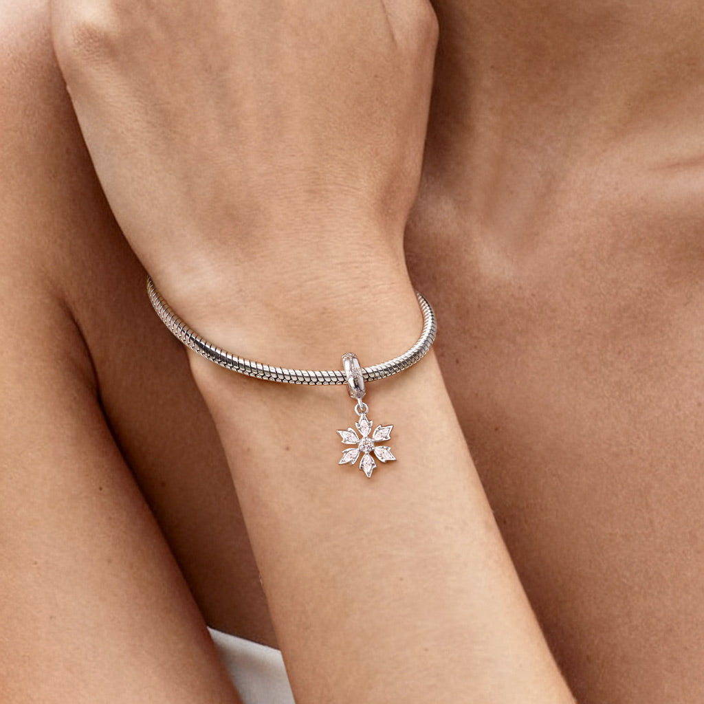 Gnoce Sparkling Snowflake Stopper Pendant_2