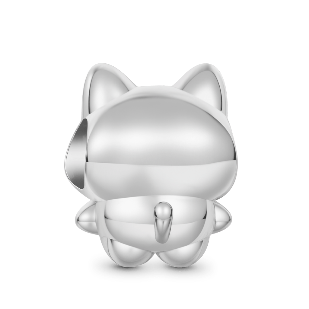 Gnoce Cat Wearing Bib Charm_5