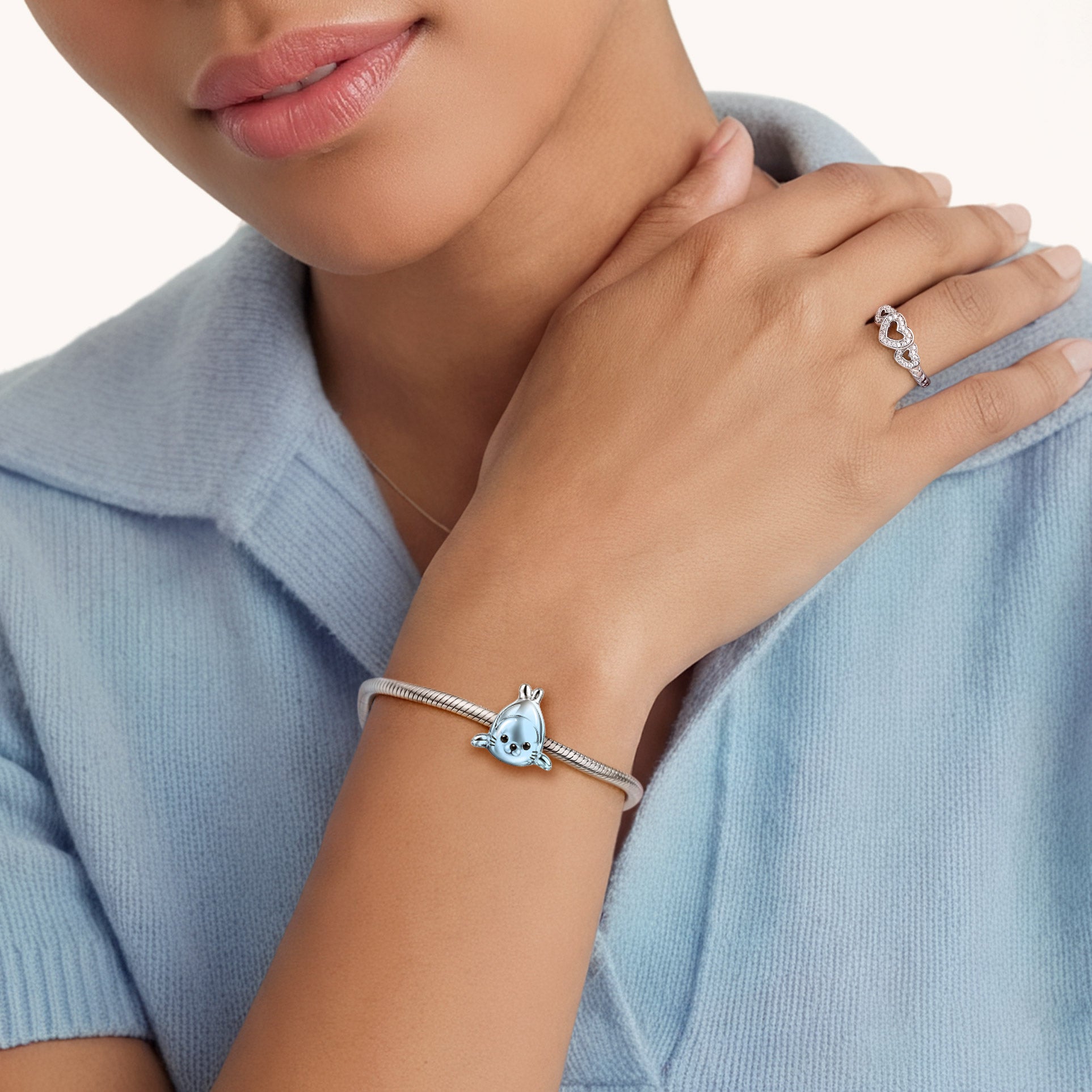 Gnoce Lying Seal Stopper Charm_2