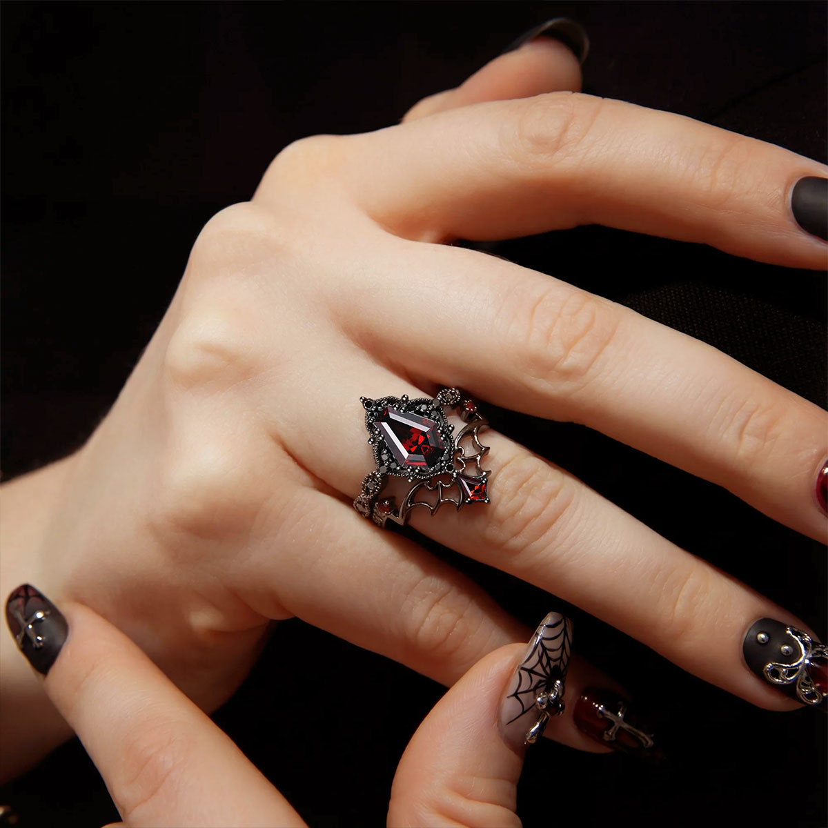 Gnoce Gothic Bat Coffin-Cut Engagement Ring Set_2