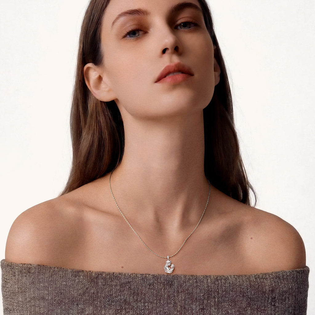 Gnoce Mother Embraces Baby Pendant Necklace_3