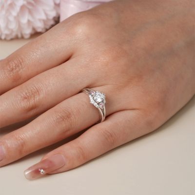 Round-cut Promise Ring