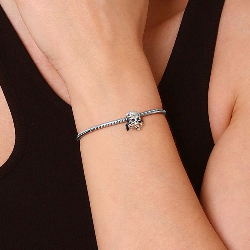 Gnoce sales skull bracelet